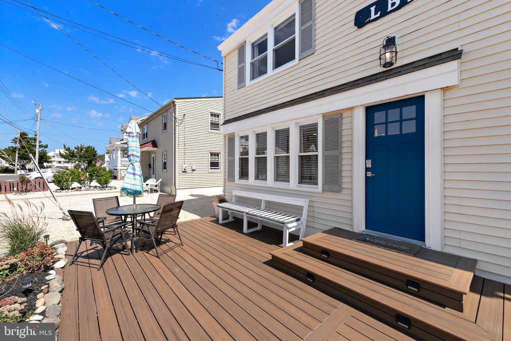 5 ALEXIS PLACE