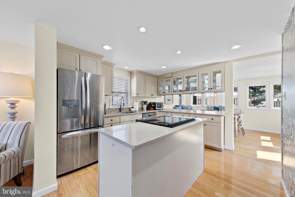 5 ALEXIS PLACE