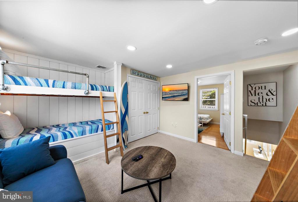 5 ALEXIS PLACE