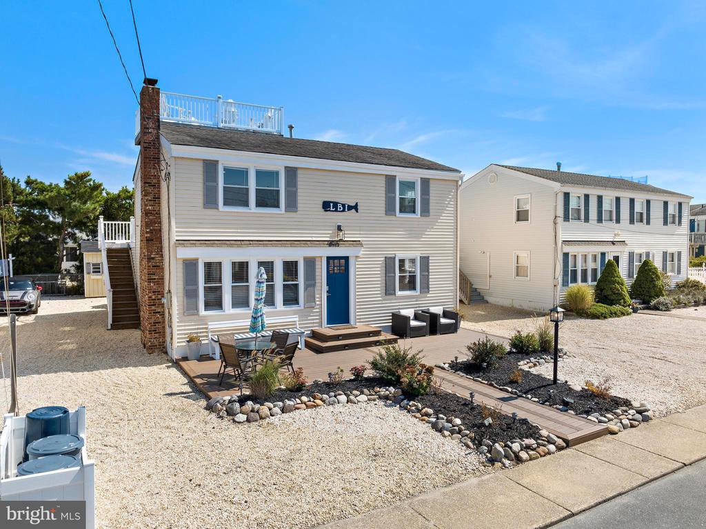 5 ALEXIS PLACE