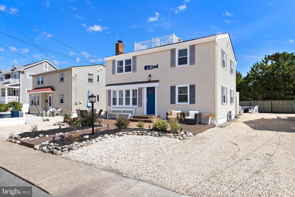5 ALEXIS PLACE