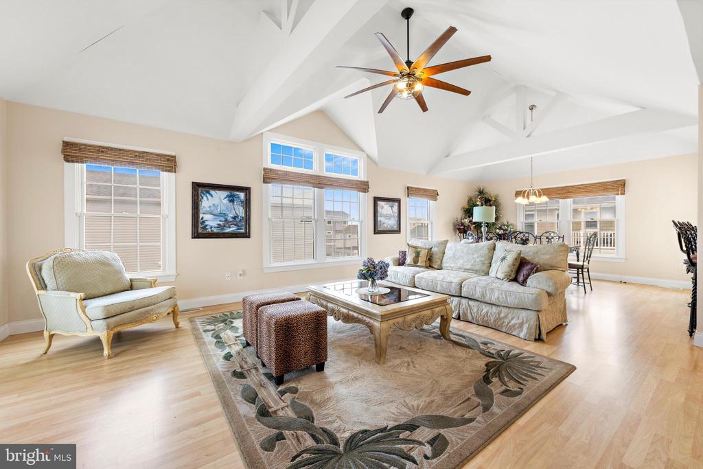 2 E CALIFORNIA AVENUE Unit: B