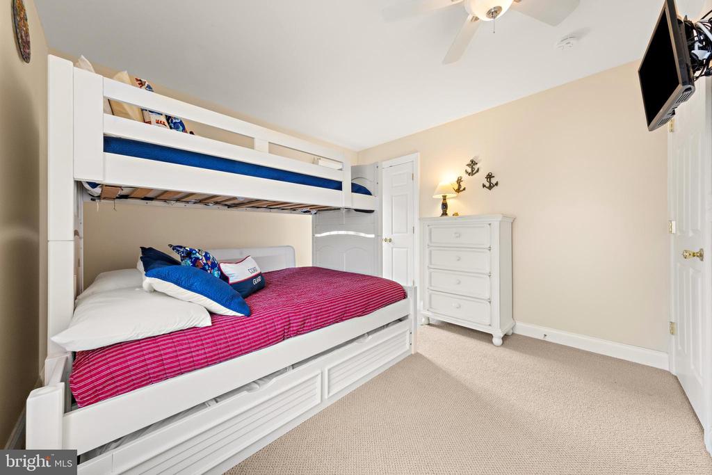 2 E CALIFORNIA AVENUE Unit: B