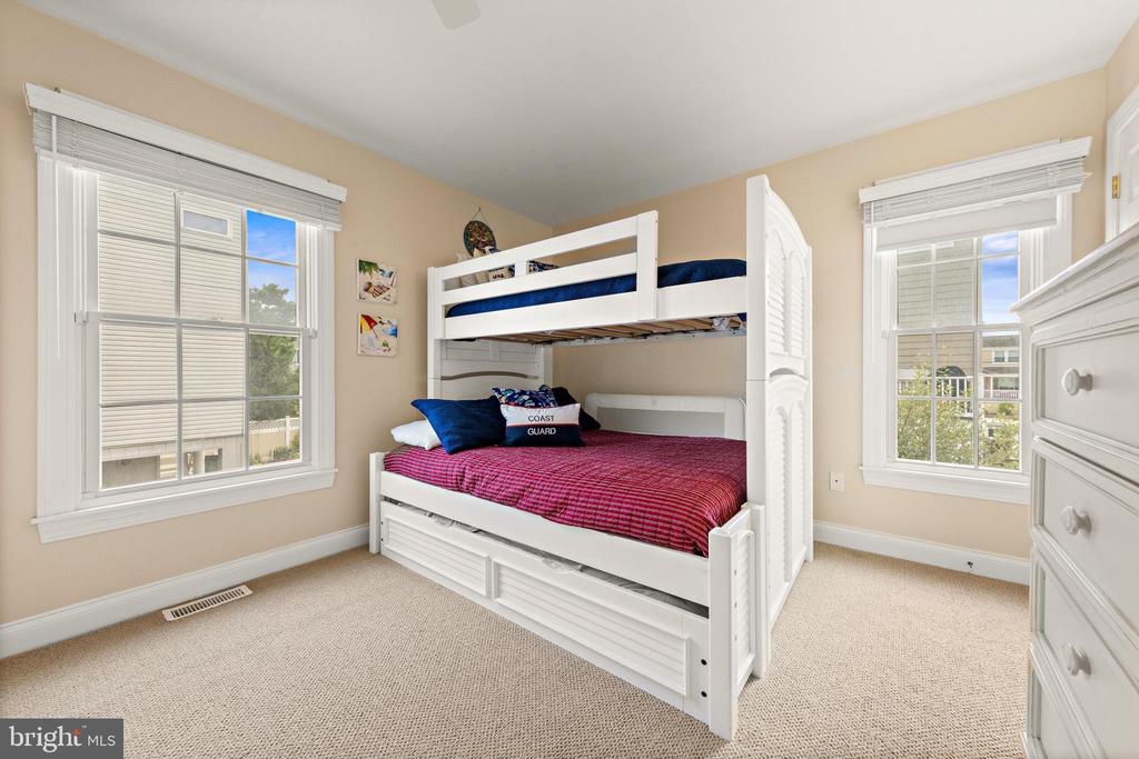 2 E CALIFORNIA AVENUE Unit: B