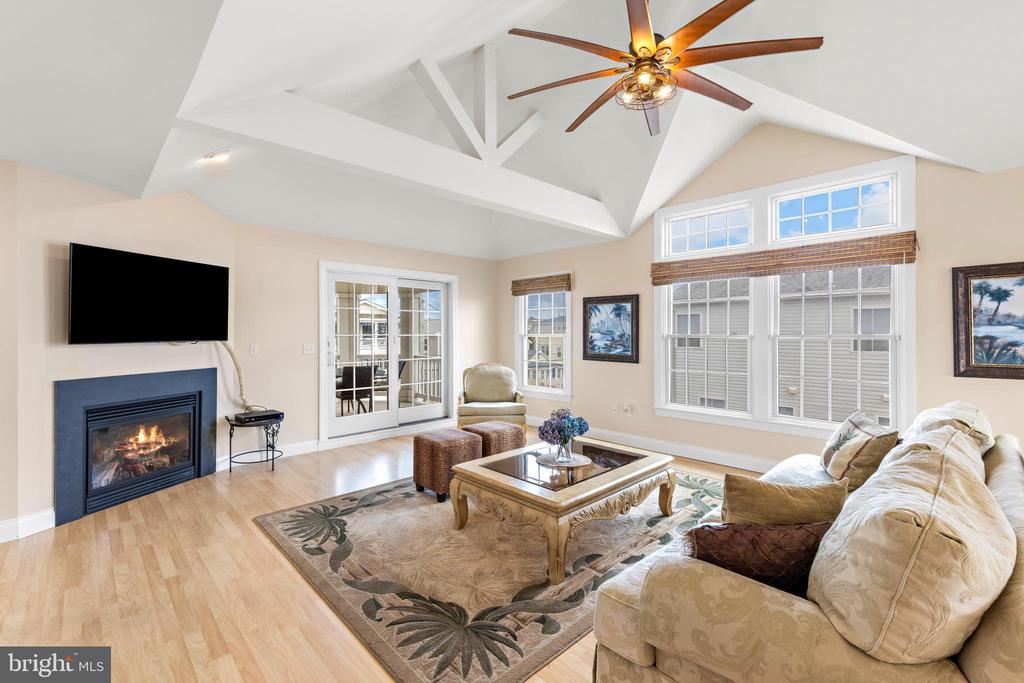 2 E CALIFORNIA AVENUE Unit: B