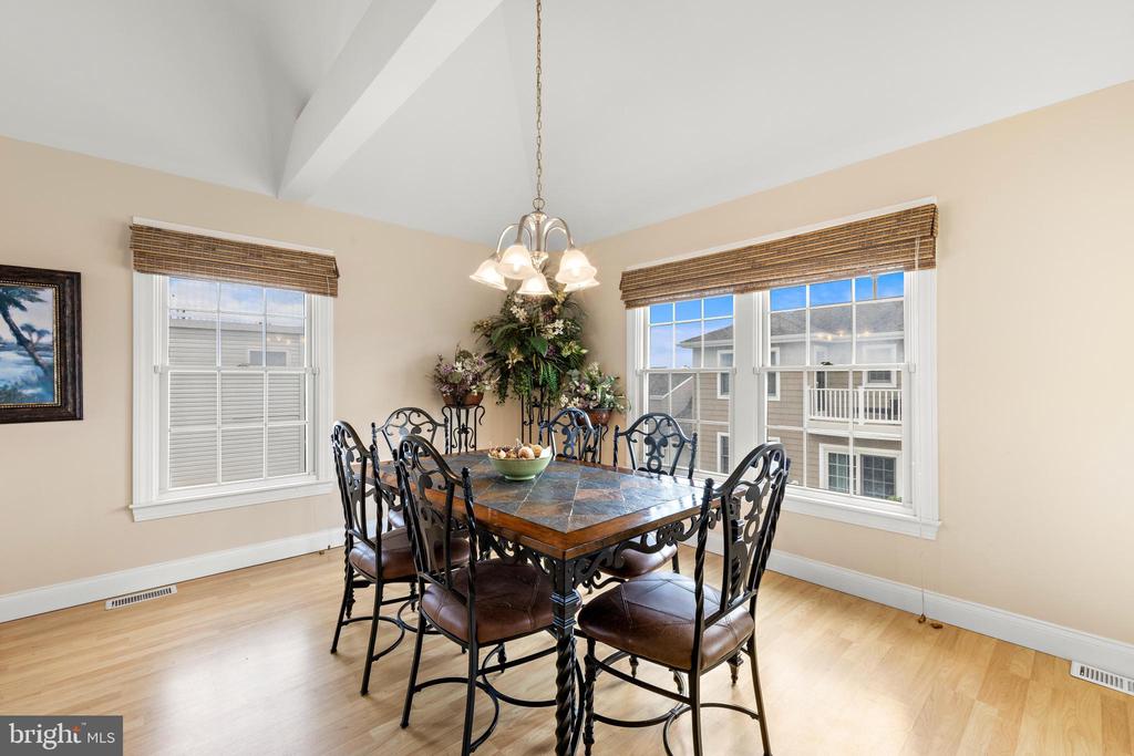 2 E CALIFORNIA AVENUE Unit: B