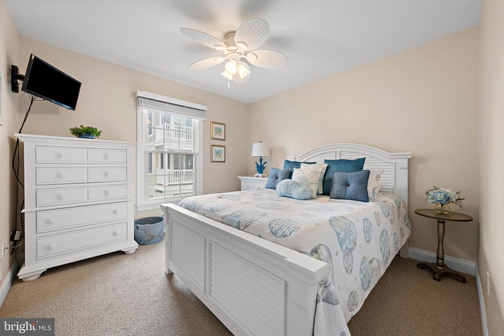 2 E CALIFORNIA AVENUE Unit: B