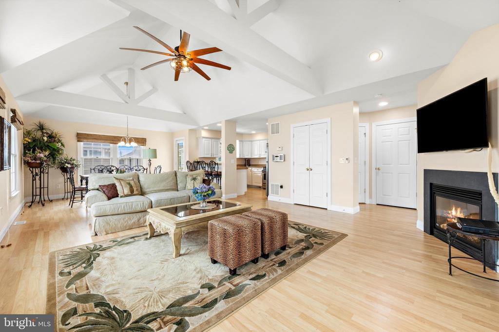 2 E CALIFORNIA AVENUE Unit: B