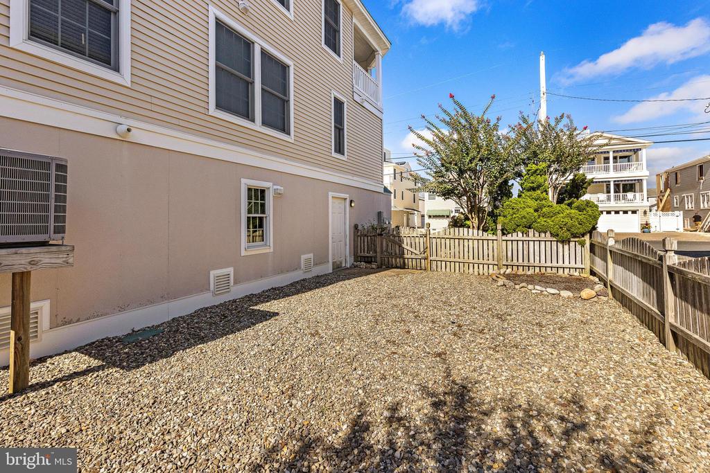 2 E CALIFORNIA AVENUE Unit: B