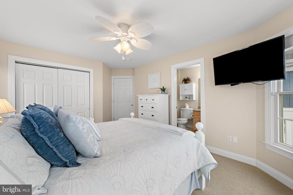 2 E CALIFORNIA AVENUE Unit: B