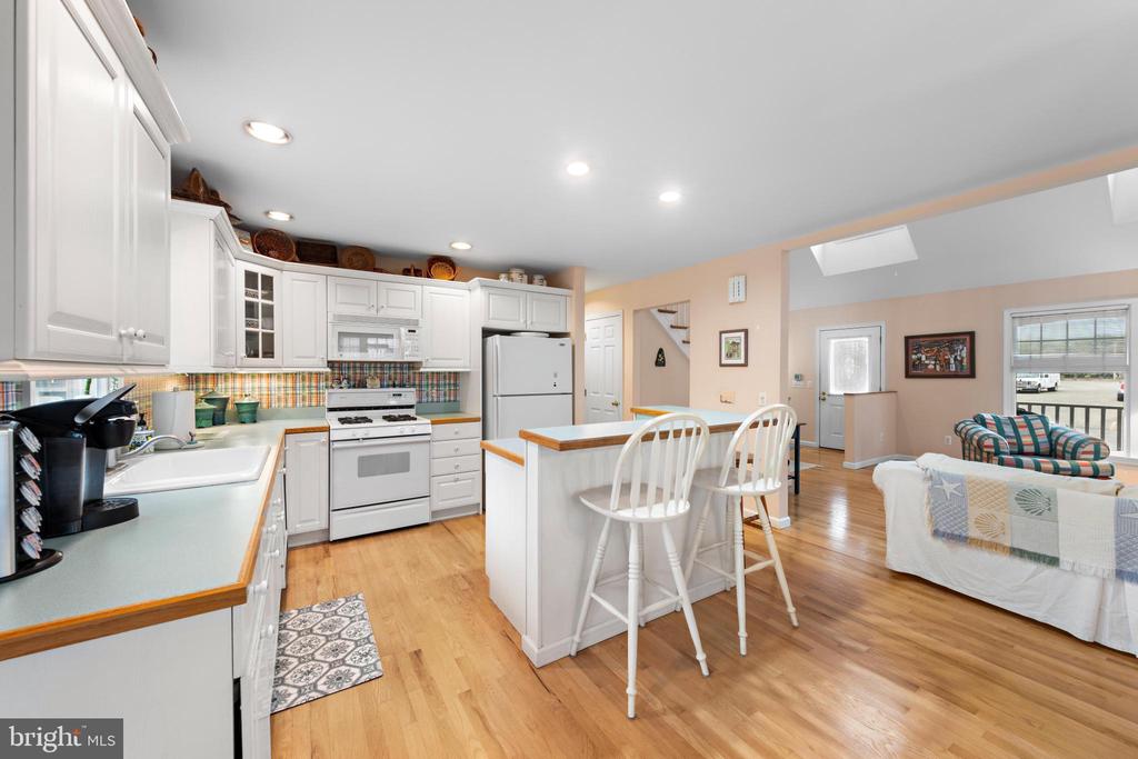 10608 BEACH AVENUE