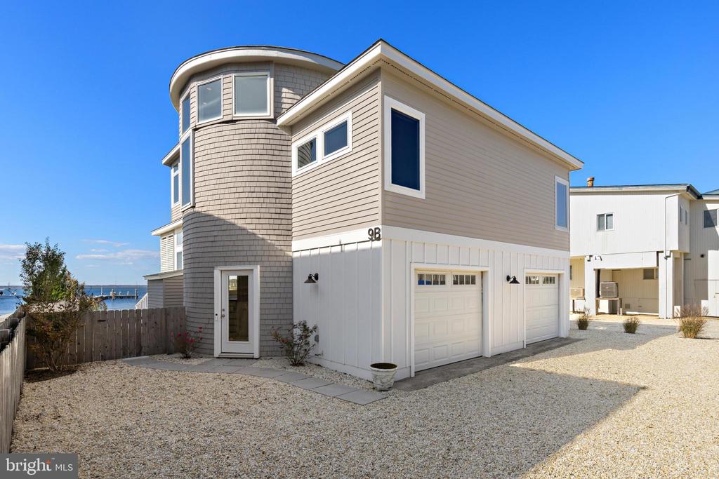 9 W BERGEN AVENUE