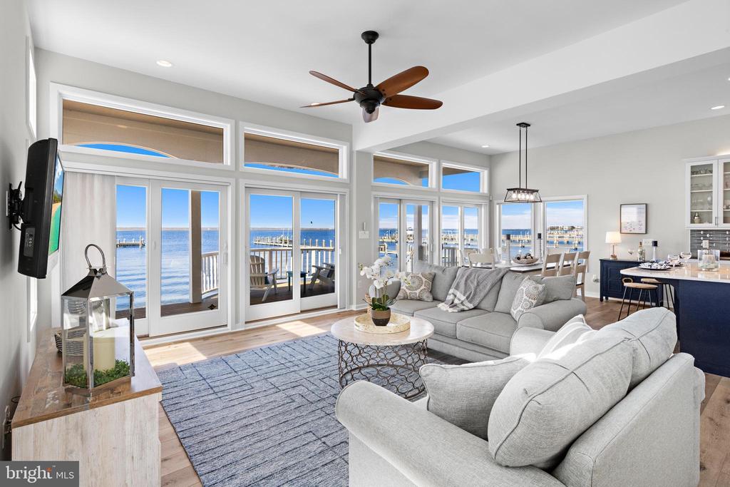 9 W BERGEN AVENUE