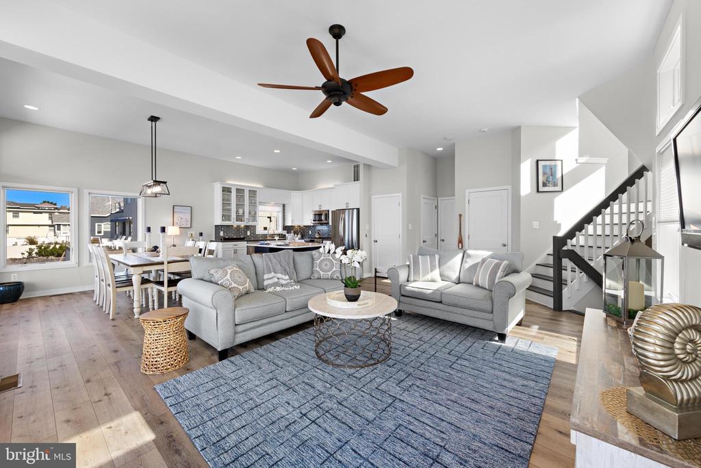 9 W BERGEN AVENUE