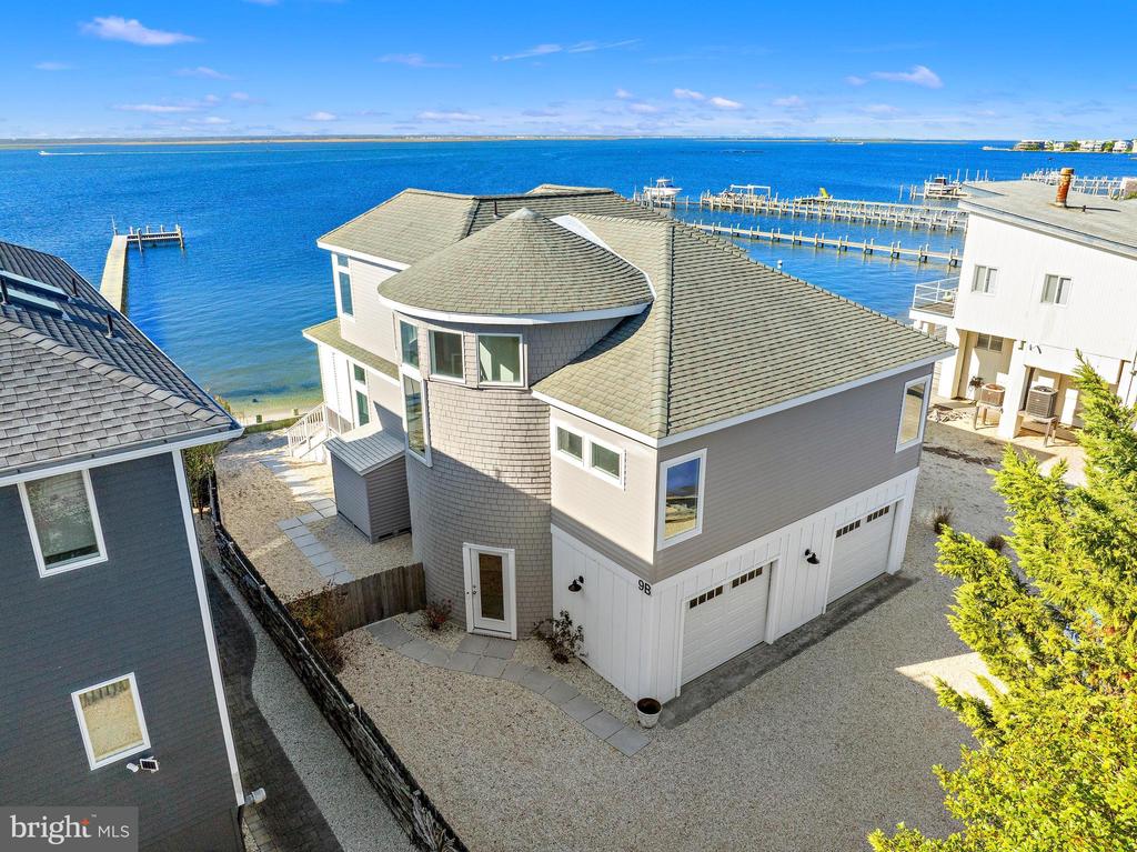 9 W BERGEN AVENUE