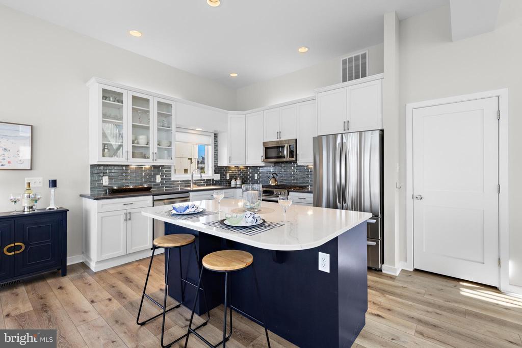 9 W BERGEN AVENUE