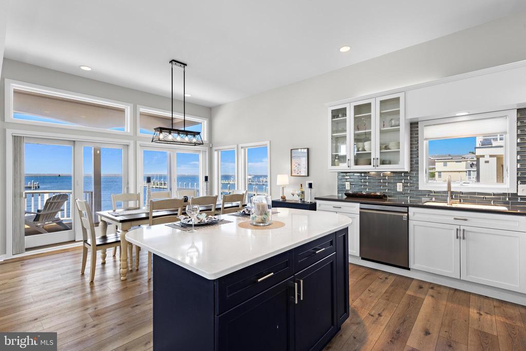 9 W BERGEN AVENUE