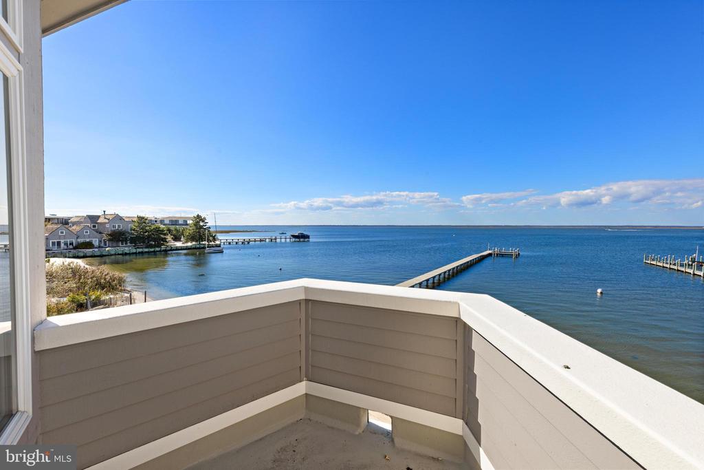 9 W BERGEN AVENUE