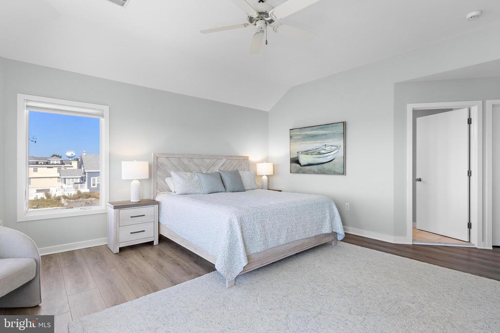 9 W BERGEN AVENUE