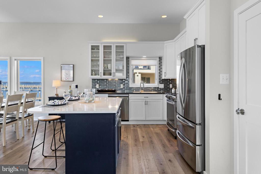 9 W BERGEN AVENUE