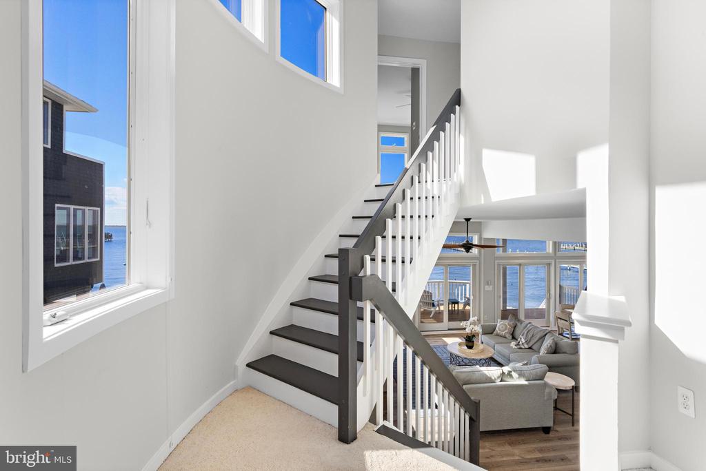 9 W BERGEN AVENUE