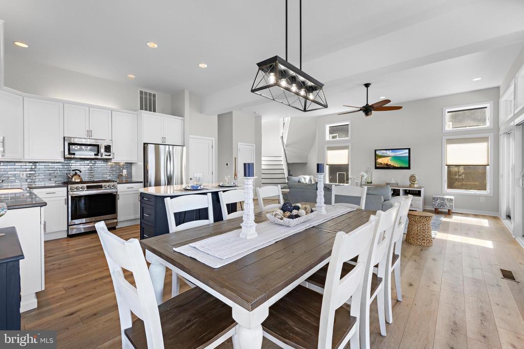 9 W BERGEN AVENUE