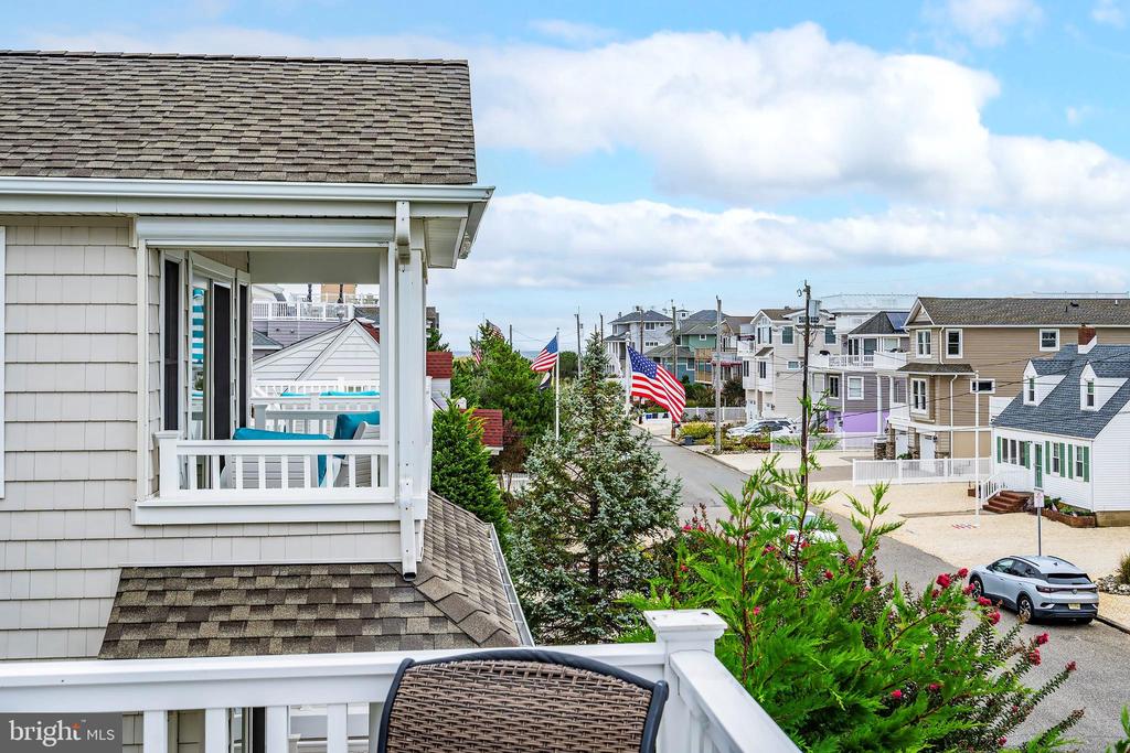 12711 BEACH AVE
