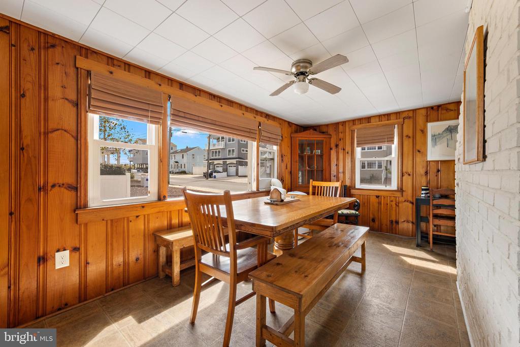 103 E 86TH SEA GLASS