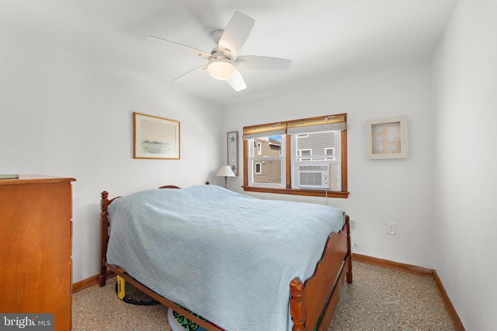 103 E 86TH SEA GLASS