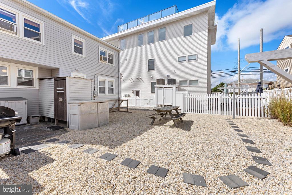 103 E 86TH SEA GLASS