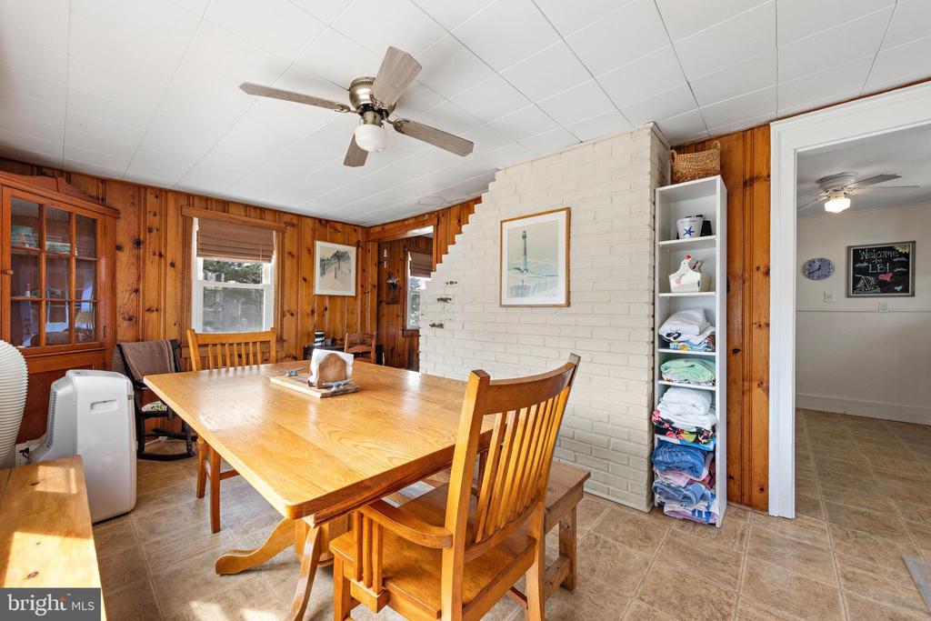 103 E 86TH SEA GLASS
