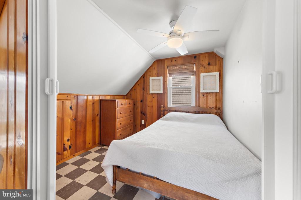 103 E 86TH SEA GLASS