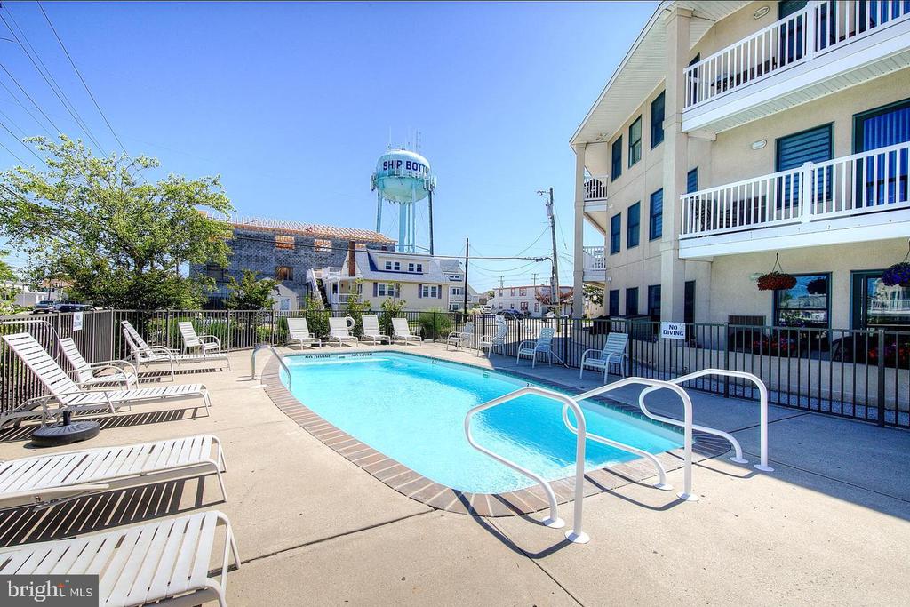 1810 CENTRAL AVENUE Unit: 5