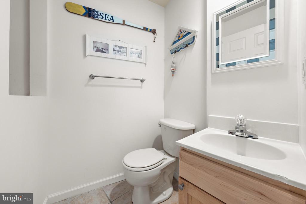 1810 CENTRAL AVENUE Unit: 5