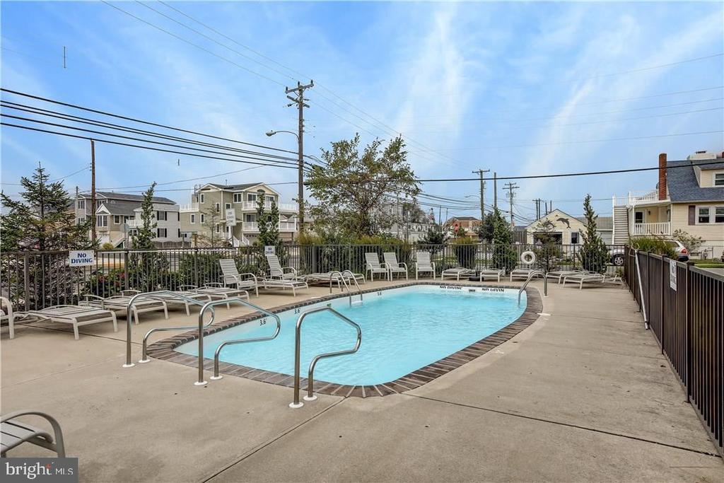 1810 CENTRAL AVENUE Unit: 5