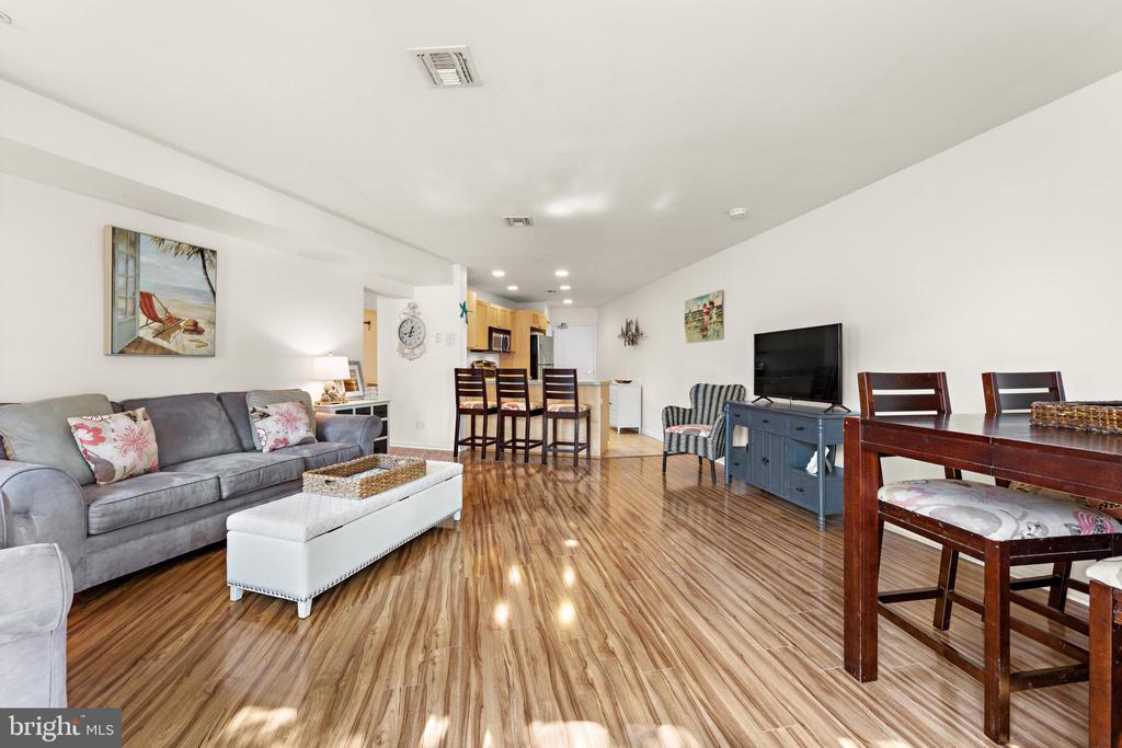 1810 CENTRAL AVENUE Unit: 5