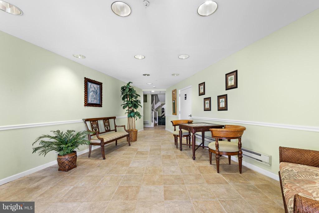1810 CENTRAL AVENUE Unit: 5