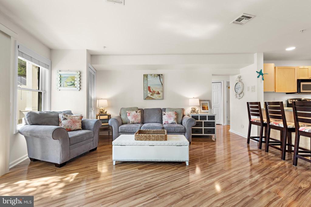 1810 CENTRAL AVENUE Unit: 5