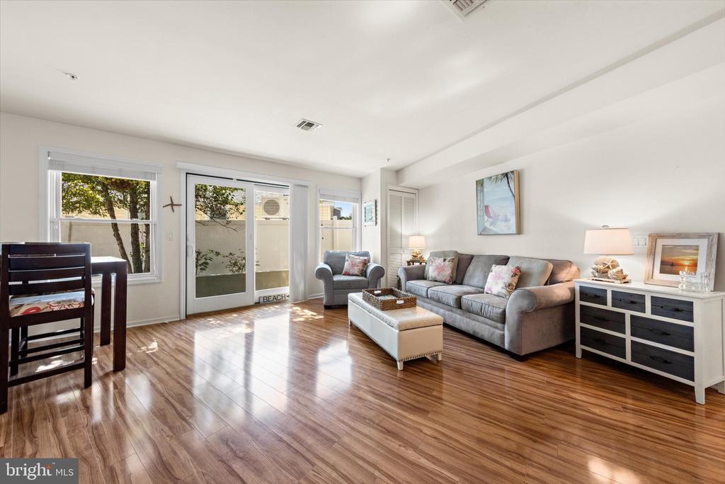 1810 CENTRAL AVENUE Unit: 5