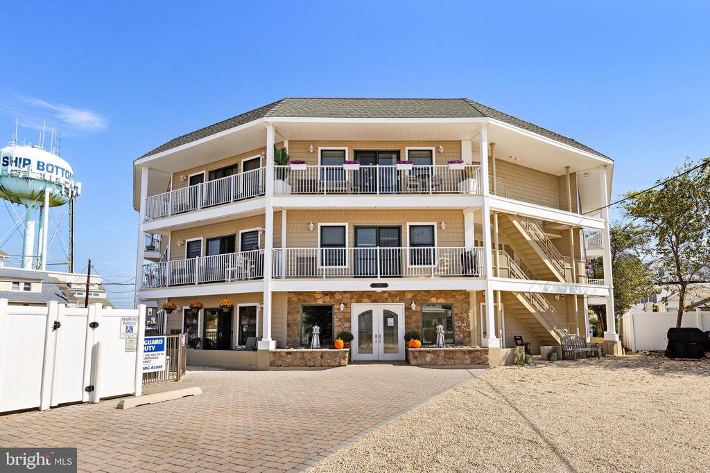 1810 CENTRAL AVENUE Unit: 5