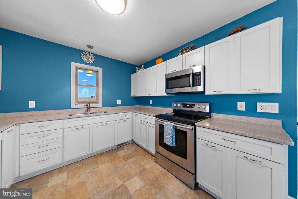 15 WELDON PL
