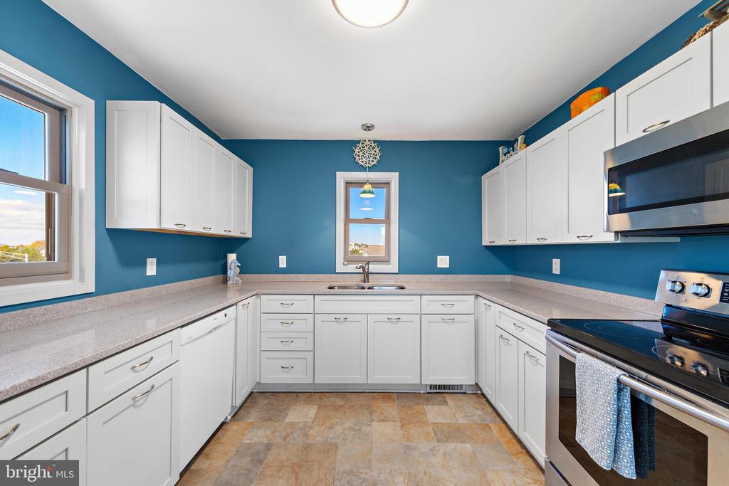 15 WELDON PL