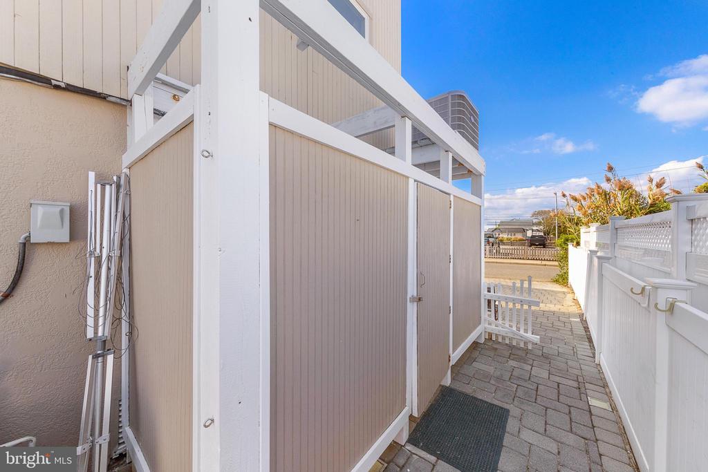 15 WELDON PL