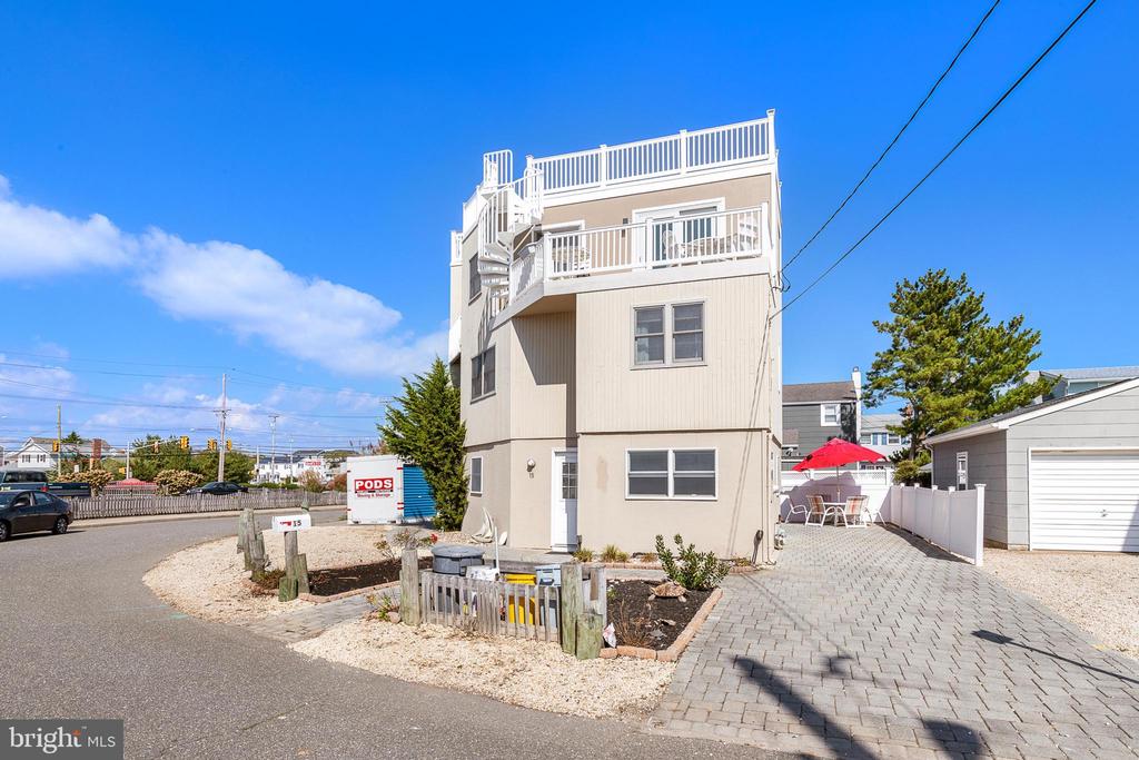 15 WELDON PL