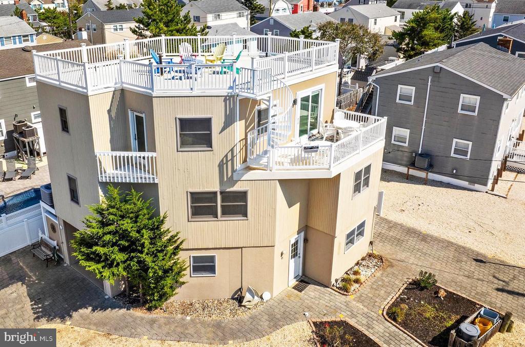 15 WELDON PL