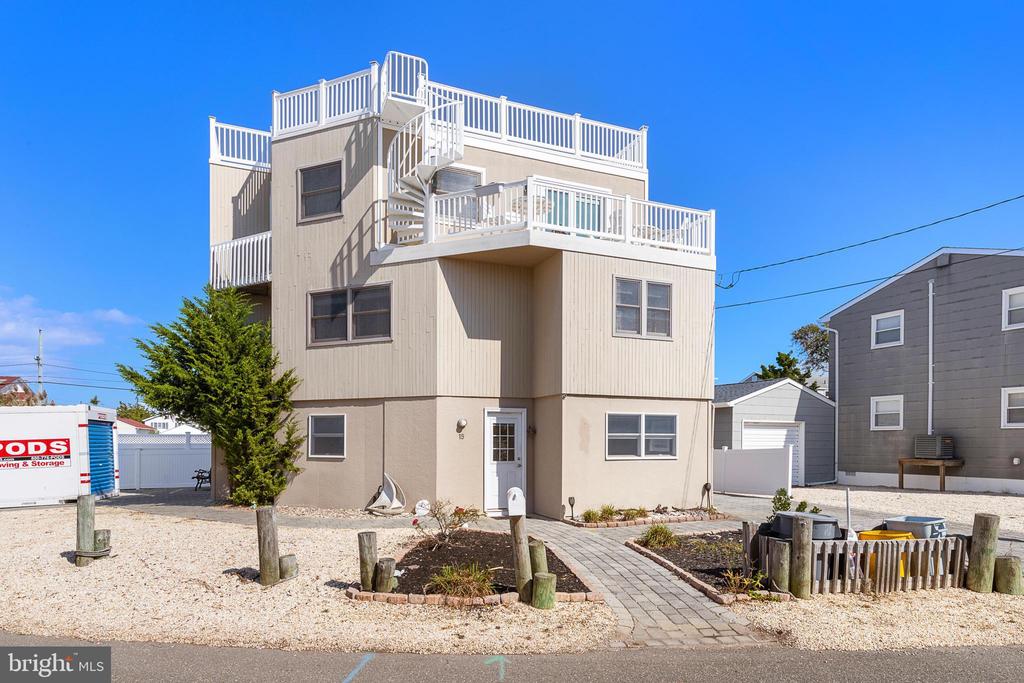15 WELDON PL