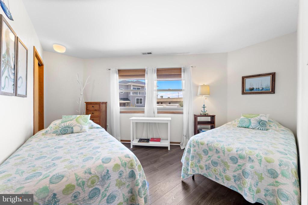 15 WELDON PL