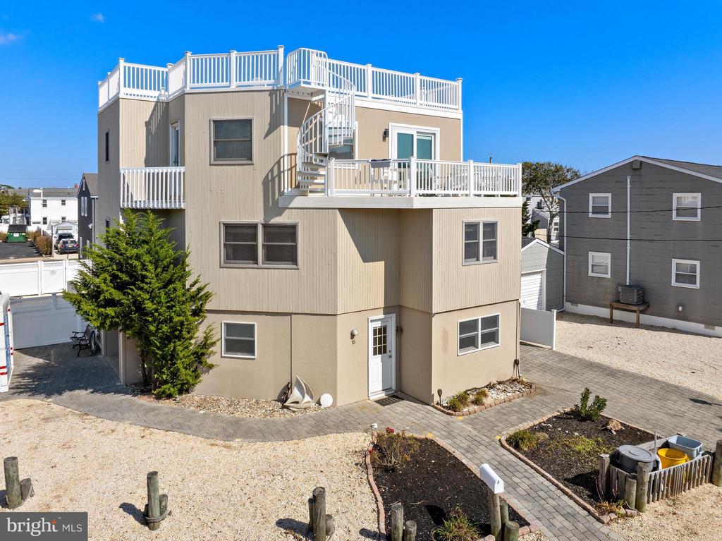15 WELDON PL