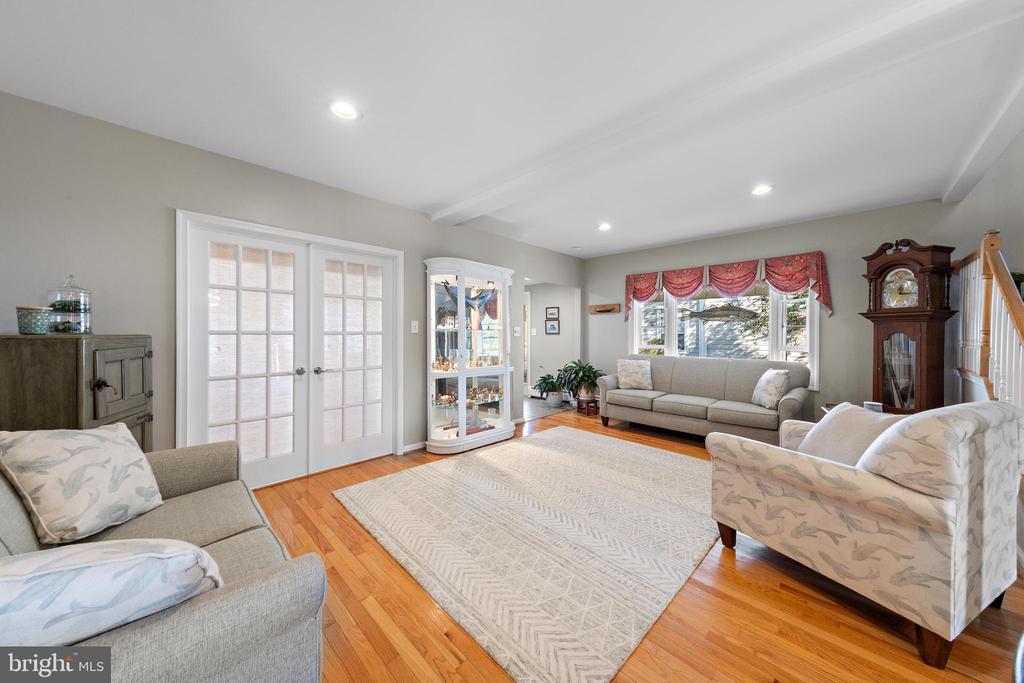 112 W NEW JERSEY AVENUE