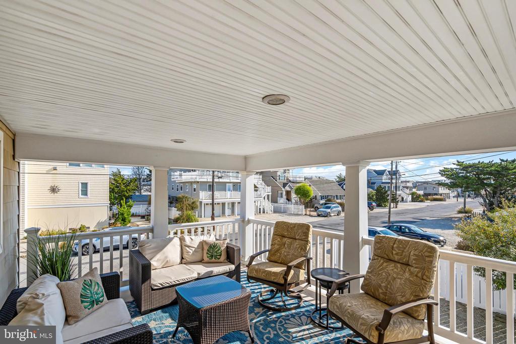 334 LEEWARD AVENUE